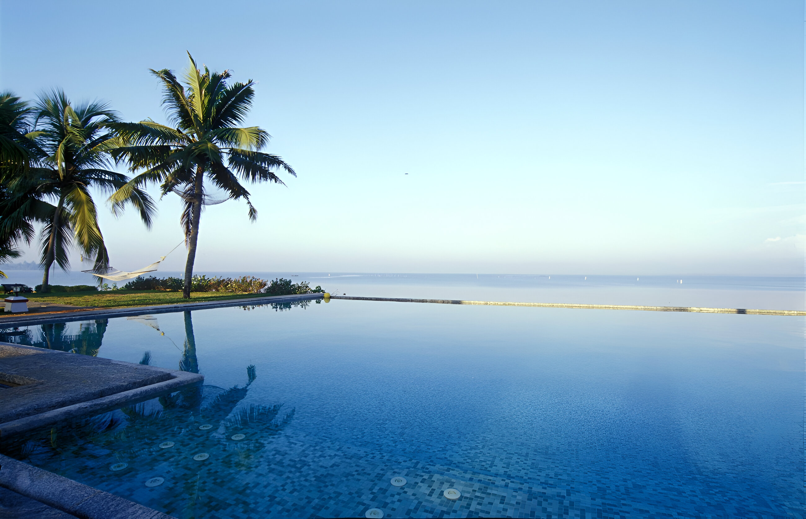 Infinity Pool Vembanad Kumarakom Lake Resort (5)