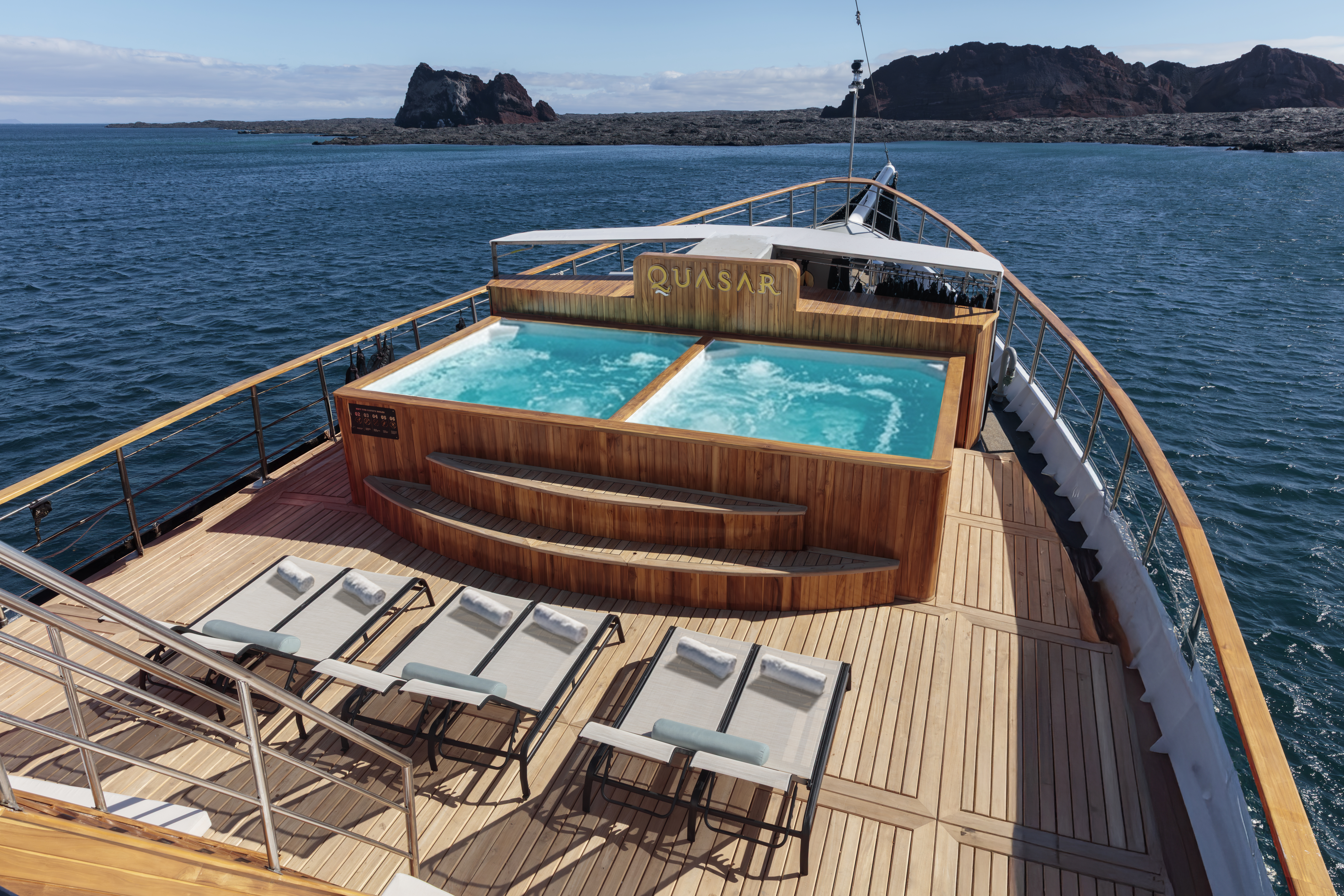 Evolution Jacuzzis Sunbeds