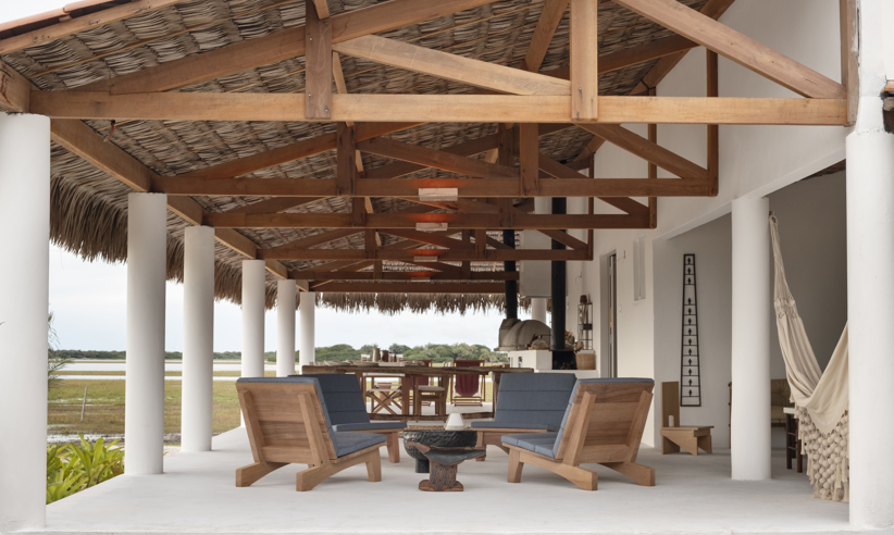 Area Externa Conjunto Cadeiras Azuis