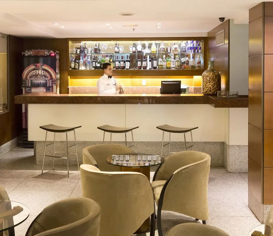 Mp Lobby Bar W 2 Orig 1920W