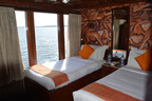 Twin Cabin