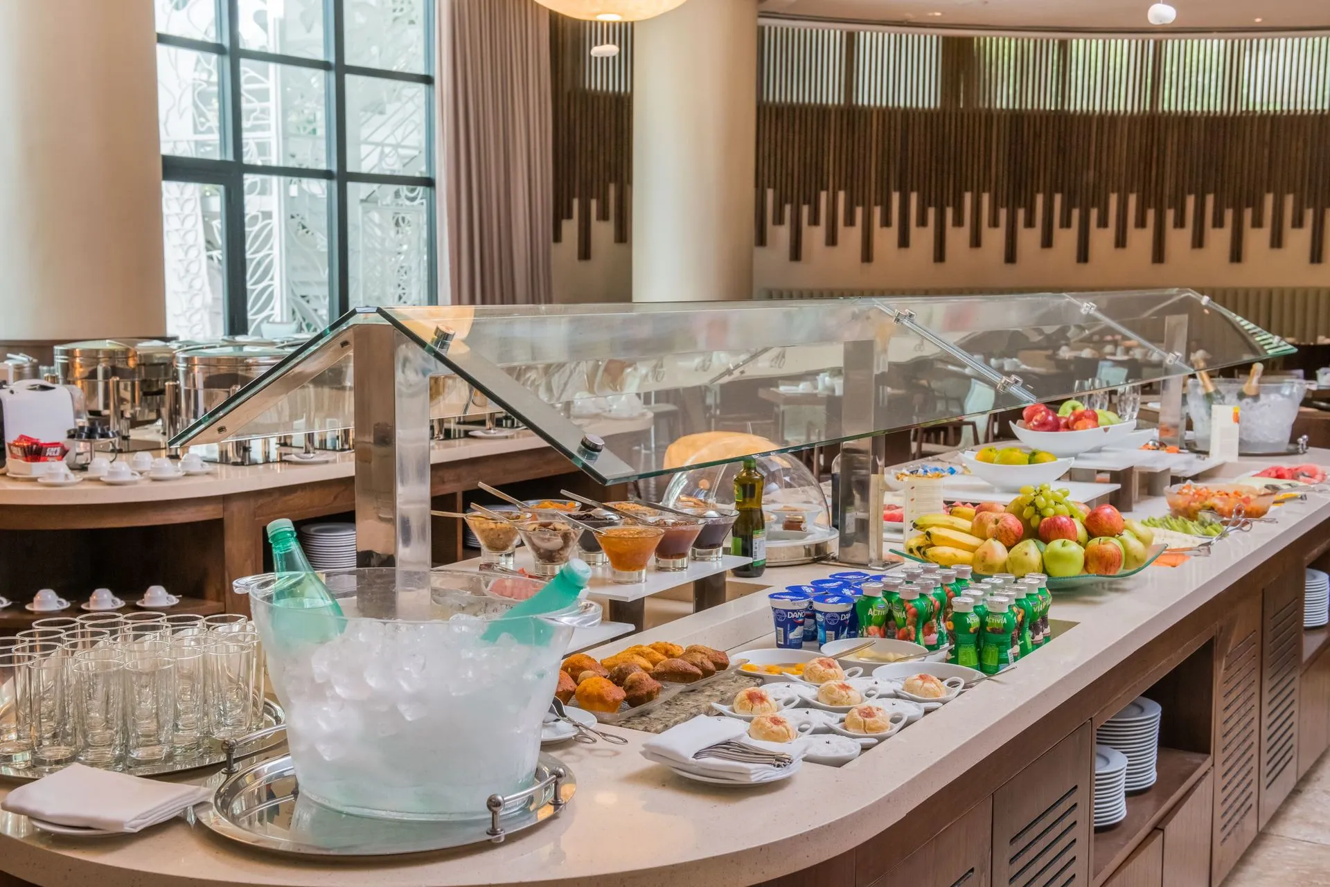 Sheraton+Da+Bahia+ +3.+Restaurante+ +B.+Passeio+Da+Vitoria+ +033 Min 1920W