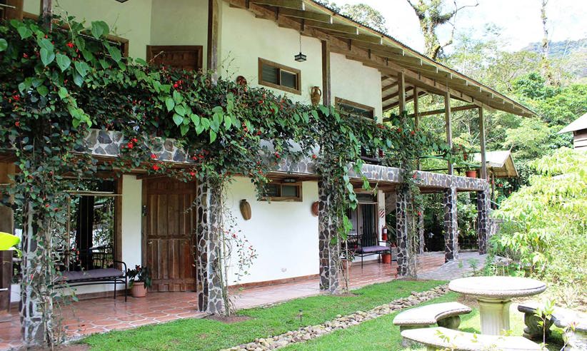 5 FACHADA BOSQUE DE PAZ COSTA RICA